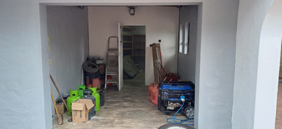 5 Bedroom Property for Sale in Nahoon Valley Park Eastern Cape